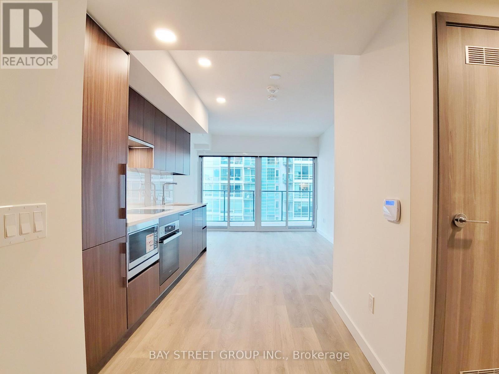 905 - 1 Concord Cityplace Way, Toronto, Ontario  M5V 0X3 - Photo 3 - C12694182
