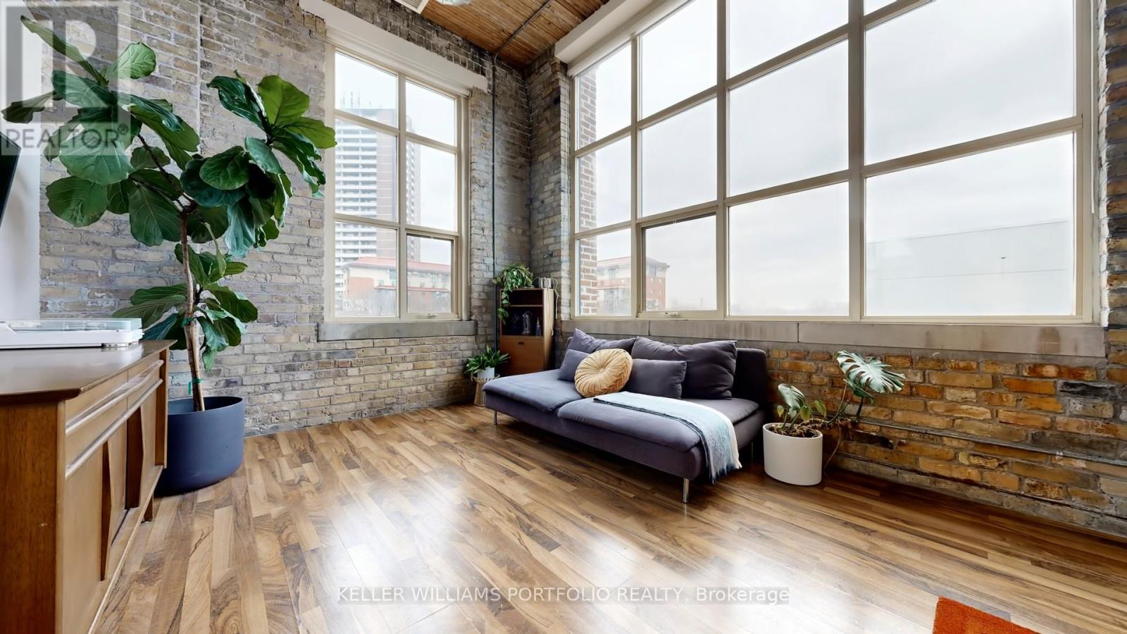 401 - 736 Dundas Street E, Toronto, Ontario  M5A 2C5 - Photo 16 - C12694264