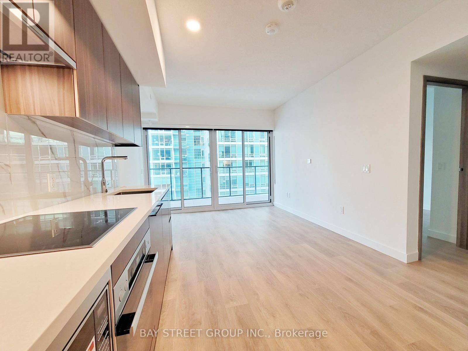 905 - 1 Concord Cityplace Way, Toronto, Ontario  M5V 0X3 - Photo 4 - C12694182