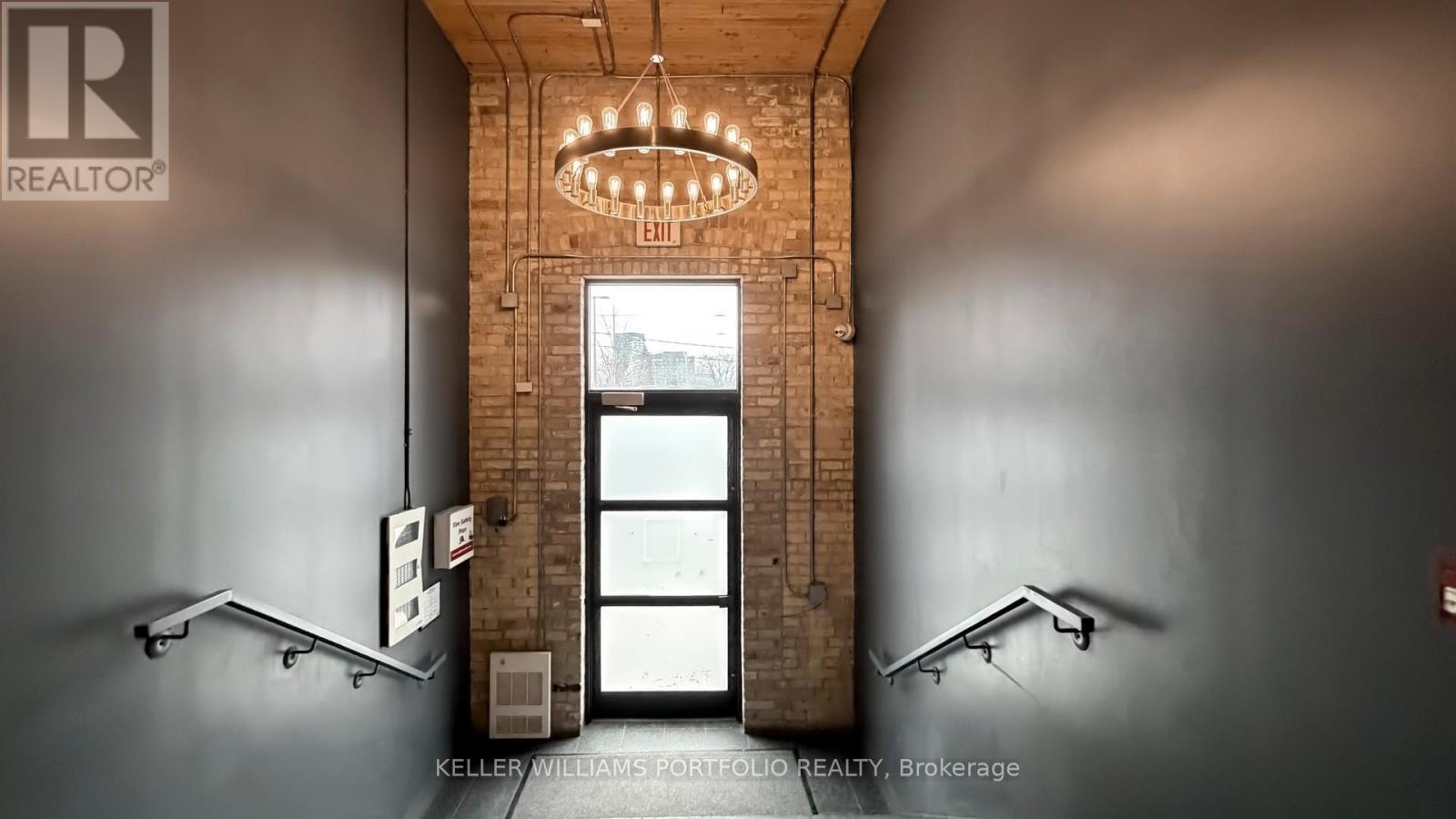 401 - 736 Dundas Street E, Toronto, Ontario  M5A 2C5 - Photo 3 - C12694264