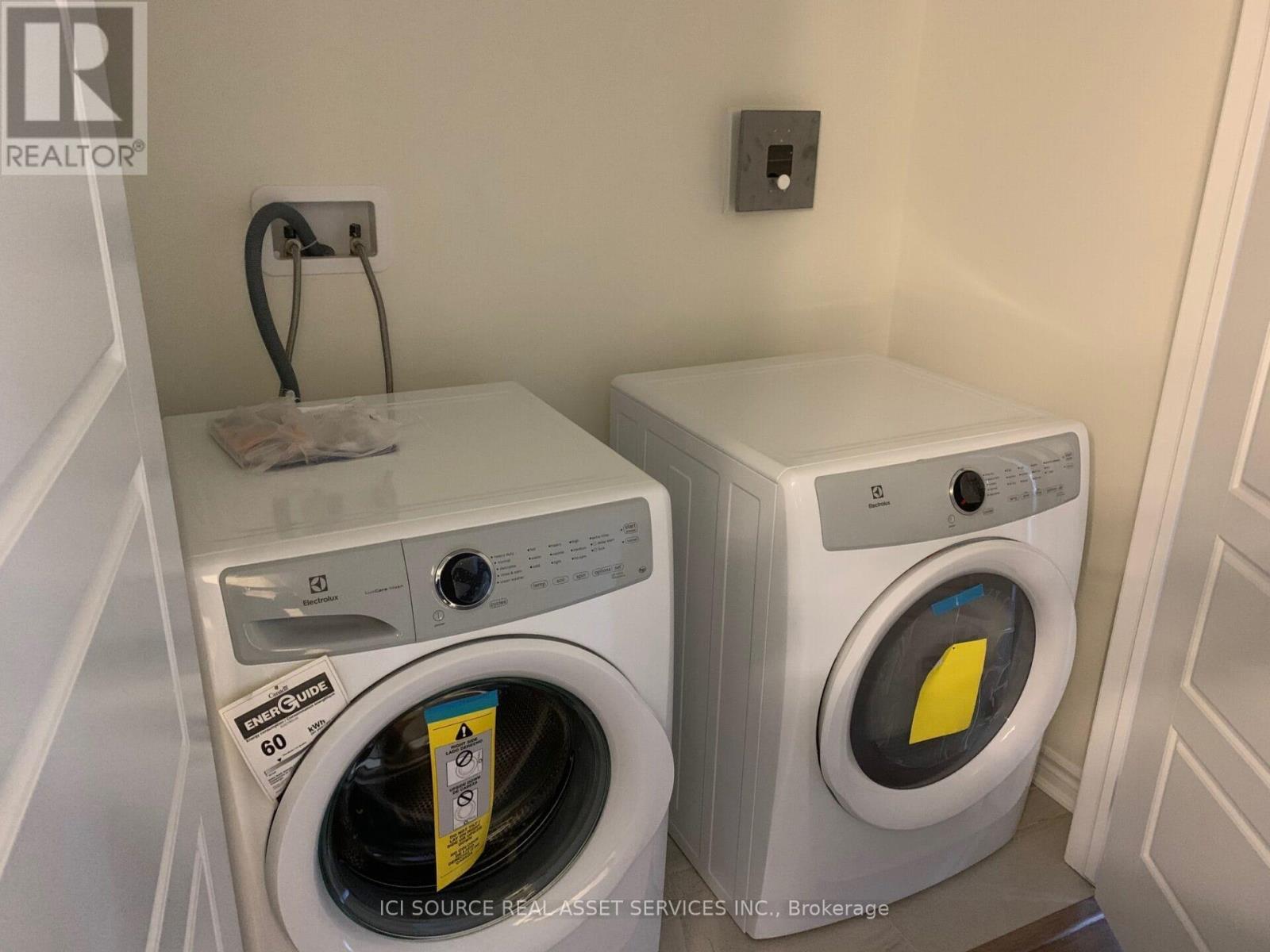 1 - 67 Fiesta Way, Whitby, Ontario  L1P 1Y5 - Photo 8 - E12665062