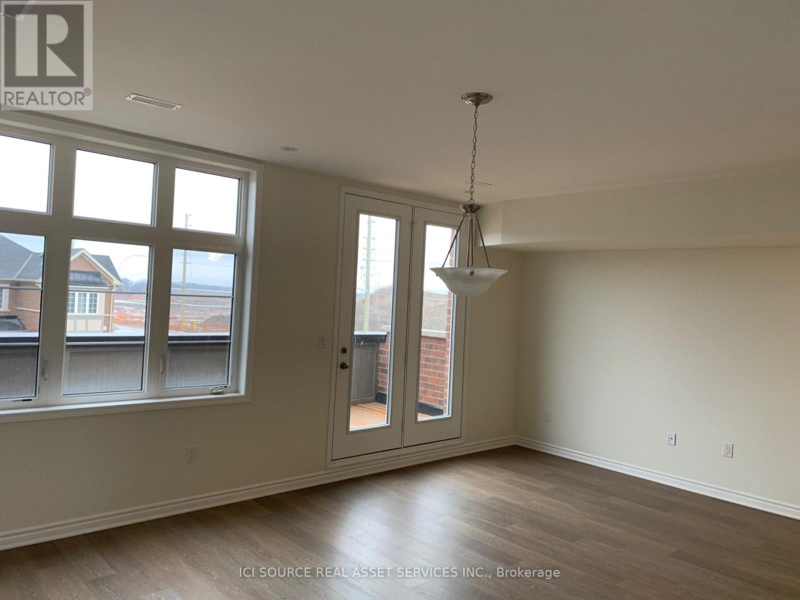 1 - 67 Fiesta Way, Whitby, Ontario  L1P 1Y5 - Photo 11 - E12665062