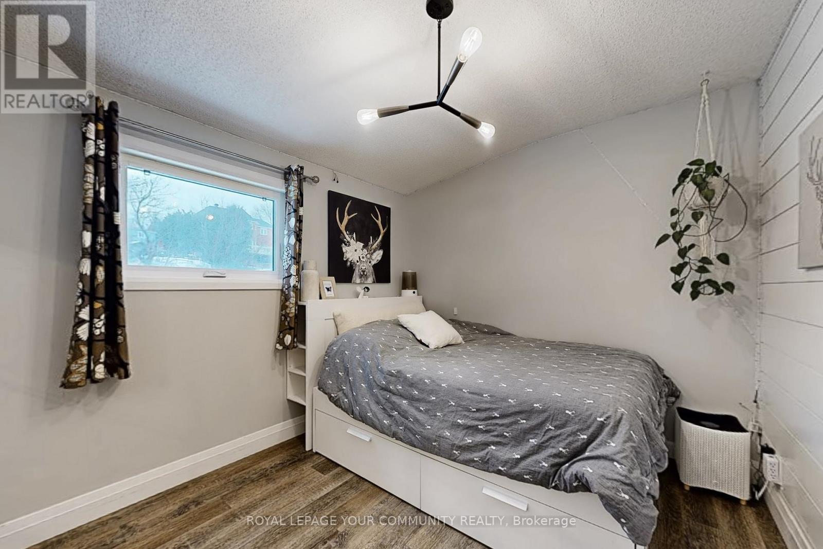 8 Victor Drive, Whitchurch-Stouffville, Ontario  L4A 3G5 - Photo 22 - N12694100