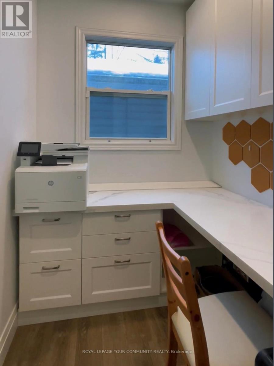 8 Victor Drive, Whitchurch-Stouffville, Ontario  L4A 3G5 - Photo 24 - N12694100