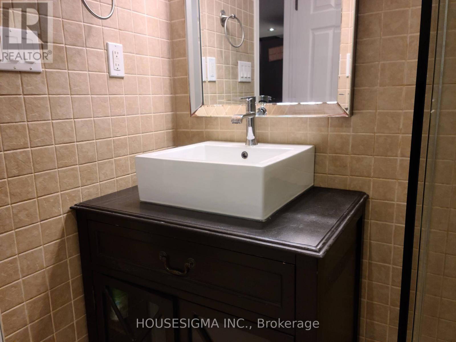 Lower - 48 Linacre Drive, Richmond Hill, Ontario  L4E 0W2 - Photo 17 - N12694158