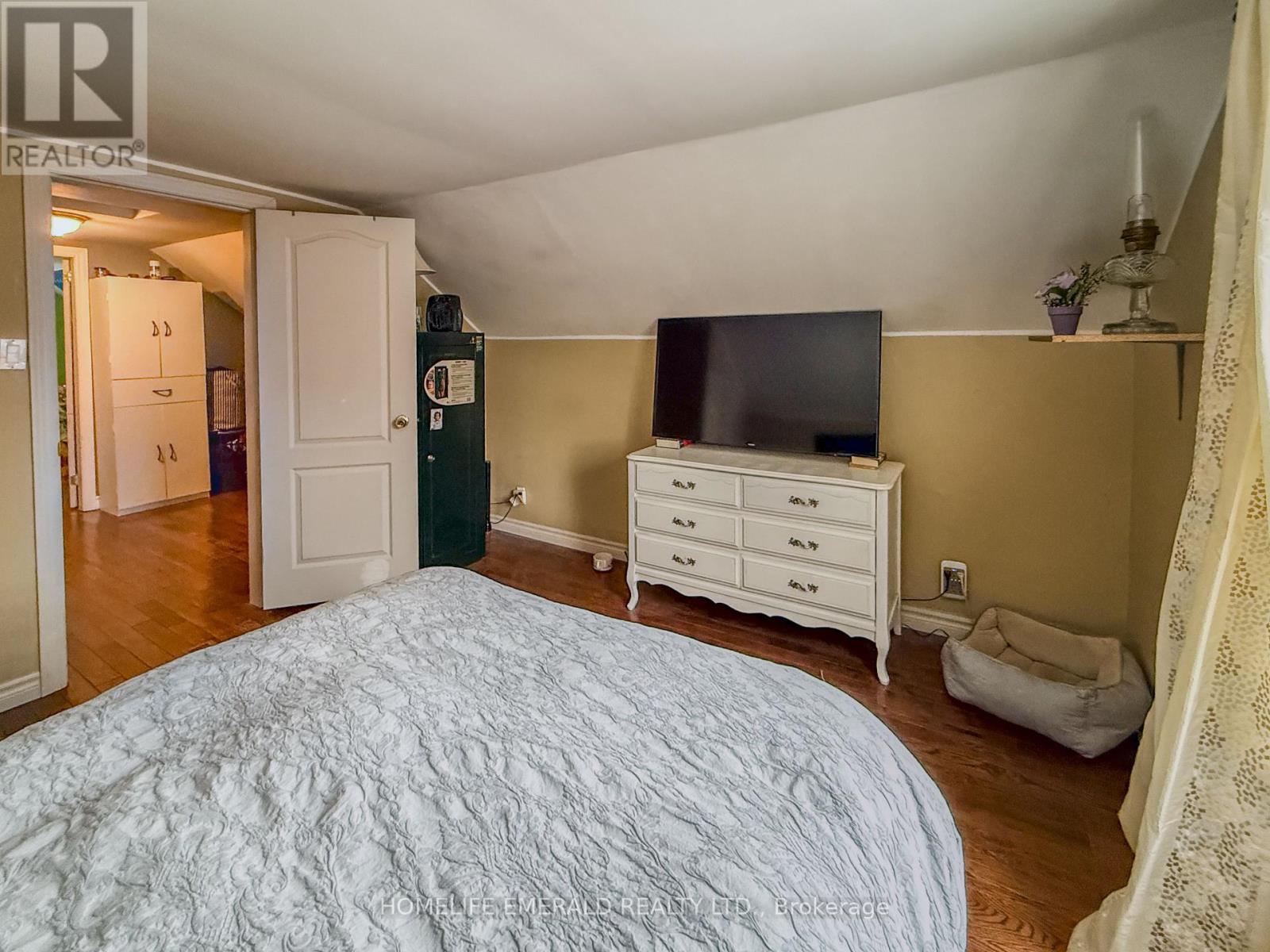 11 Centre Street, Essa, Ontario  L0M 1B0 - Photo 24 - N12694202