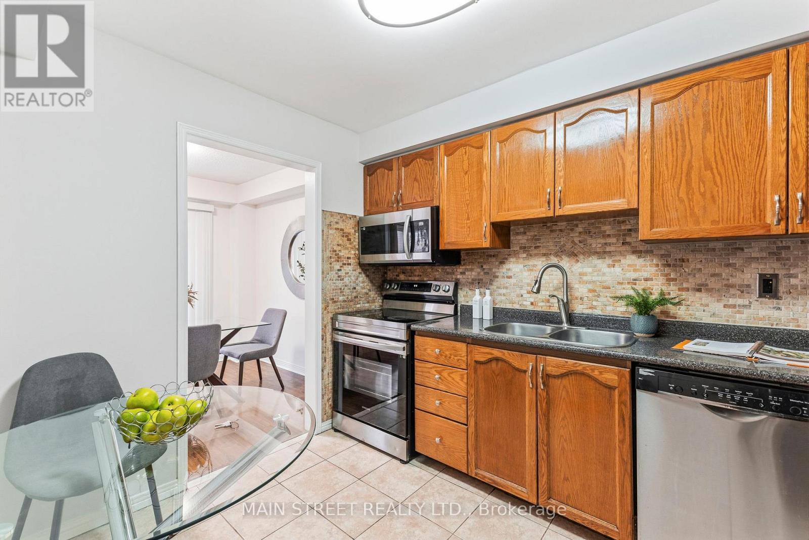 873 Playter Crescent, Newmarket, Ontario  L3X 1W8 - Photo 12 - N12694190