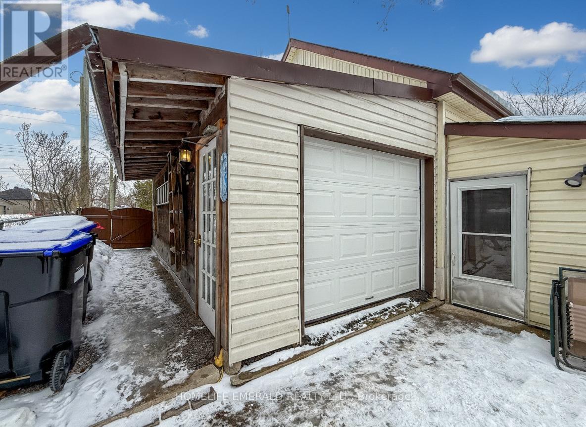 11 Centre Street, Essa, Ontario  L0M 1B0 - Photo 33 - N12694202