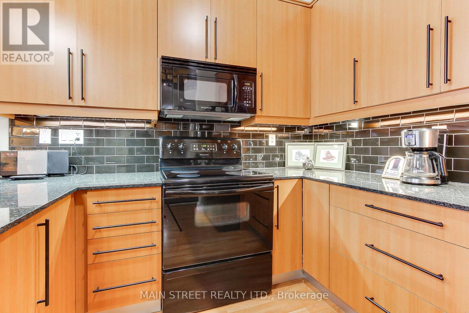 318 - 543 Timothy Street, Newmarket, Ontario  L3Y 1R1 - Photo 9 - N12694294