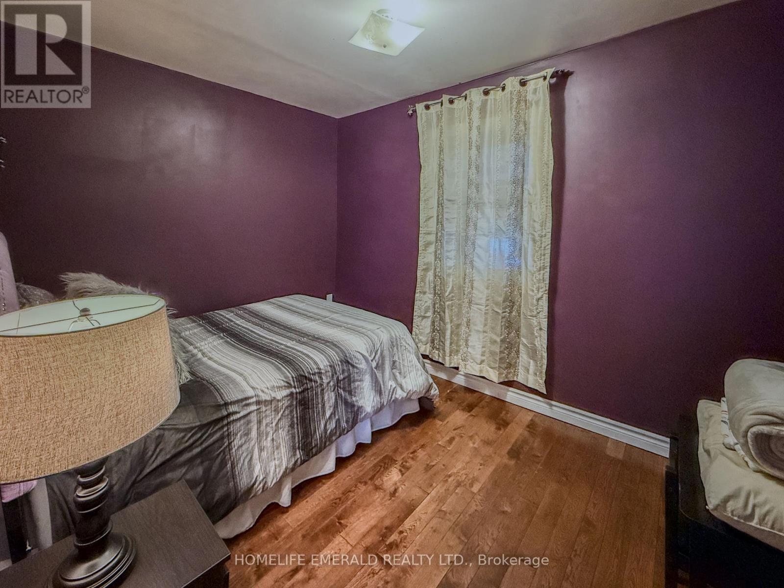 11 Centre Street, Essa, Ontario  L0M 1B0 - Photo 20 - N12694202