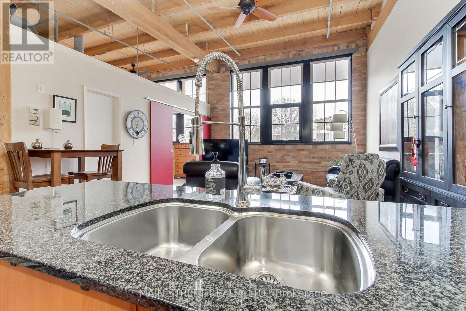 318 - 543 Timothy Street, Newmarket, Ontario  L3Y 1R1 - Photo 10 - N12694294