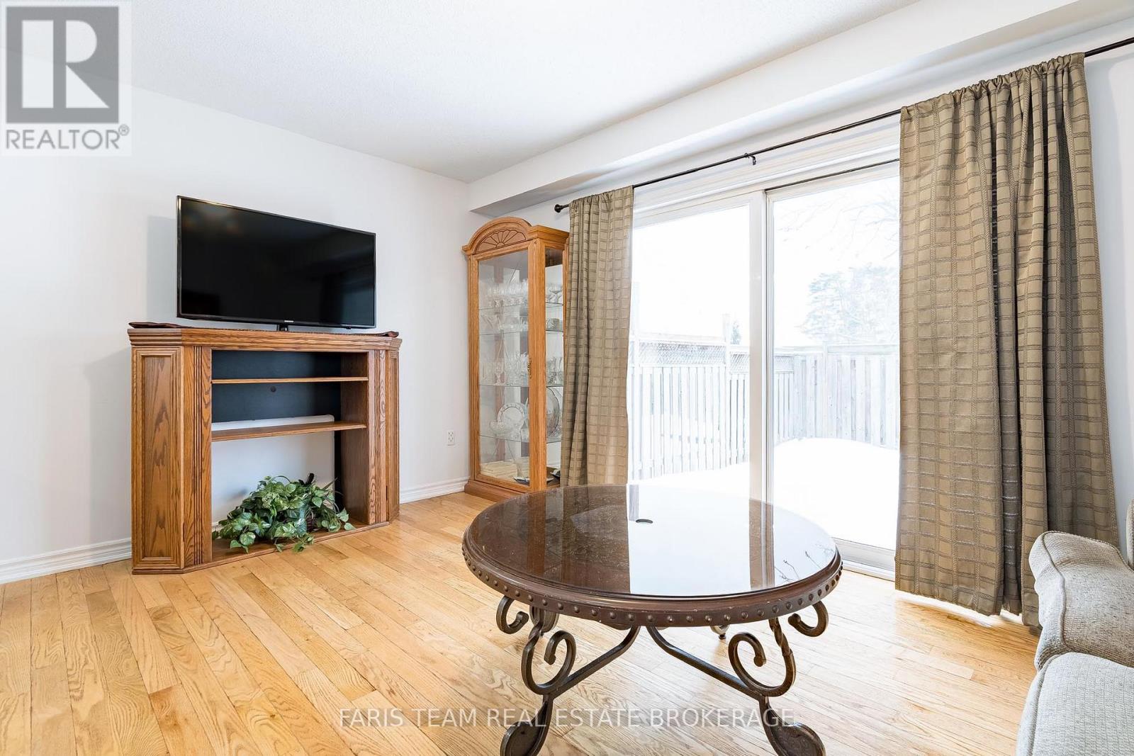 37 Southwoods Crescent, Barrie, Ontario  L4N 9P8 - Photo 14 - S12694266