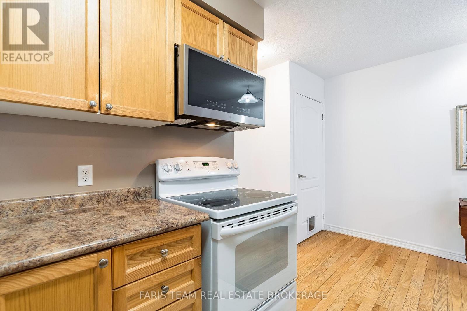 37 Southwoods Crescent, Barrie, Ontario  L4N 9P8 - Photo 8 - S12694266