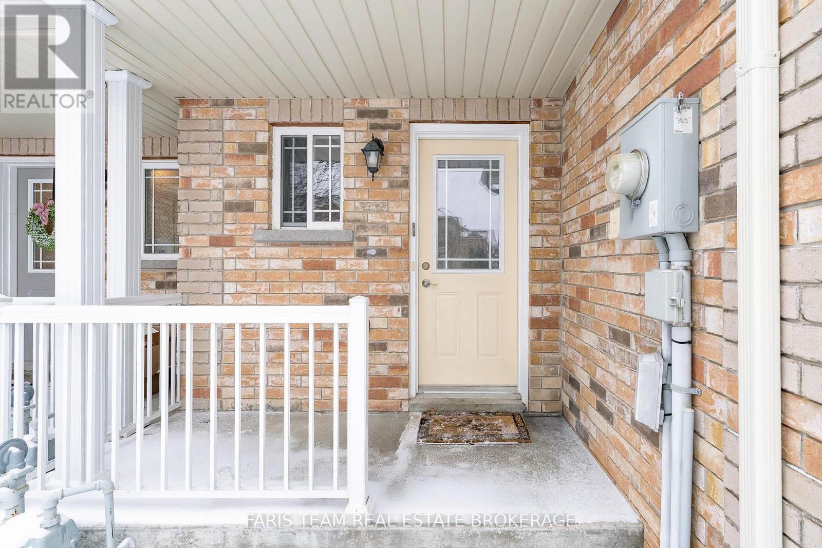 37 Southwoods Crescent, Barrie, Ontario  L4N 9P8 - Photo 4 - S12694266