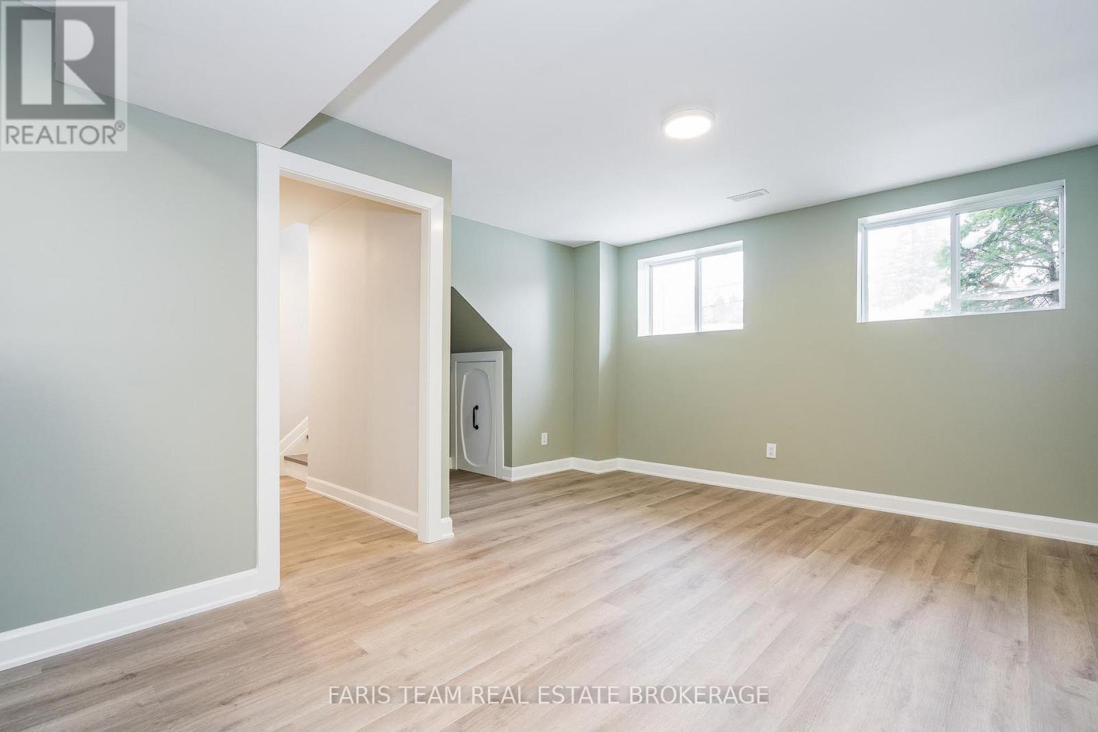 214 Huronia Road, Barrie, Ontario  L4N 8A7 - Photo 26 - S12694276