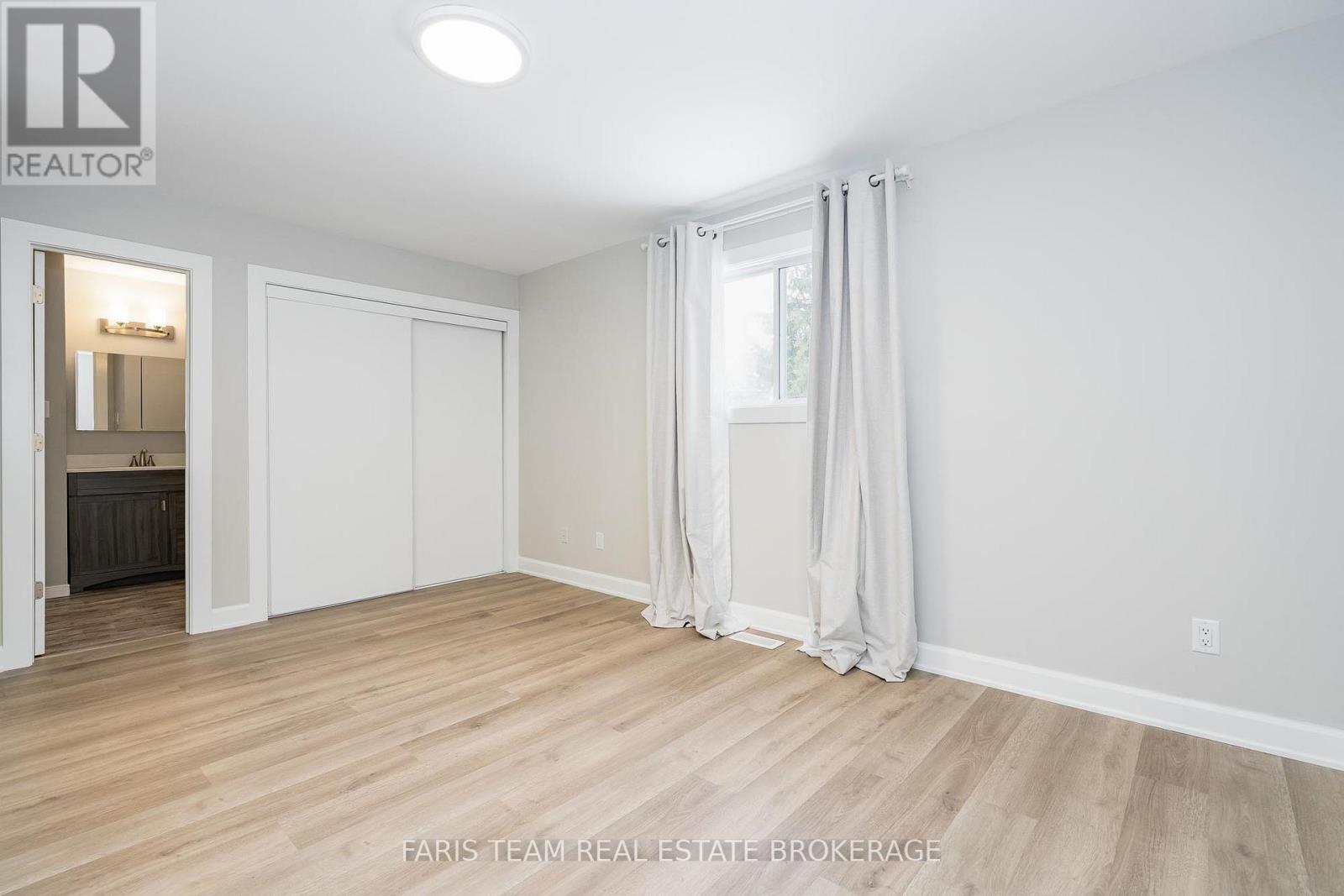 214 Huronia Road, Barrie, Ontario  L4N 8A7 - Photo 17 - S12694276