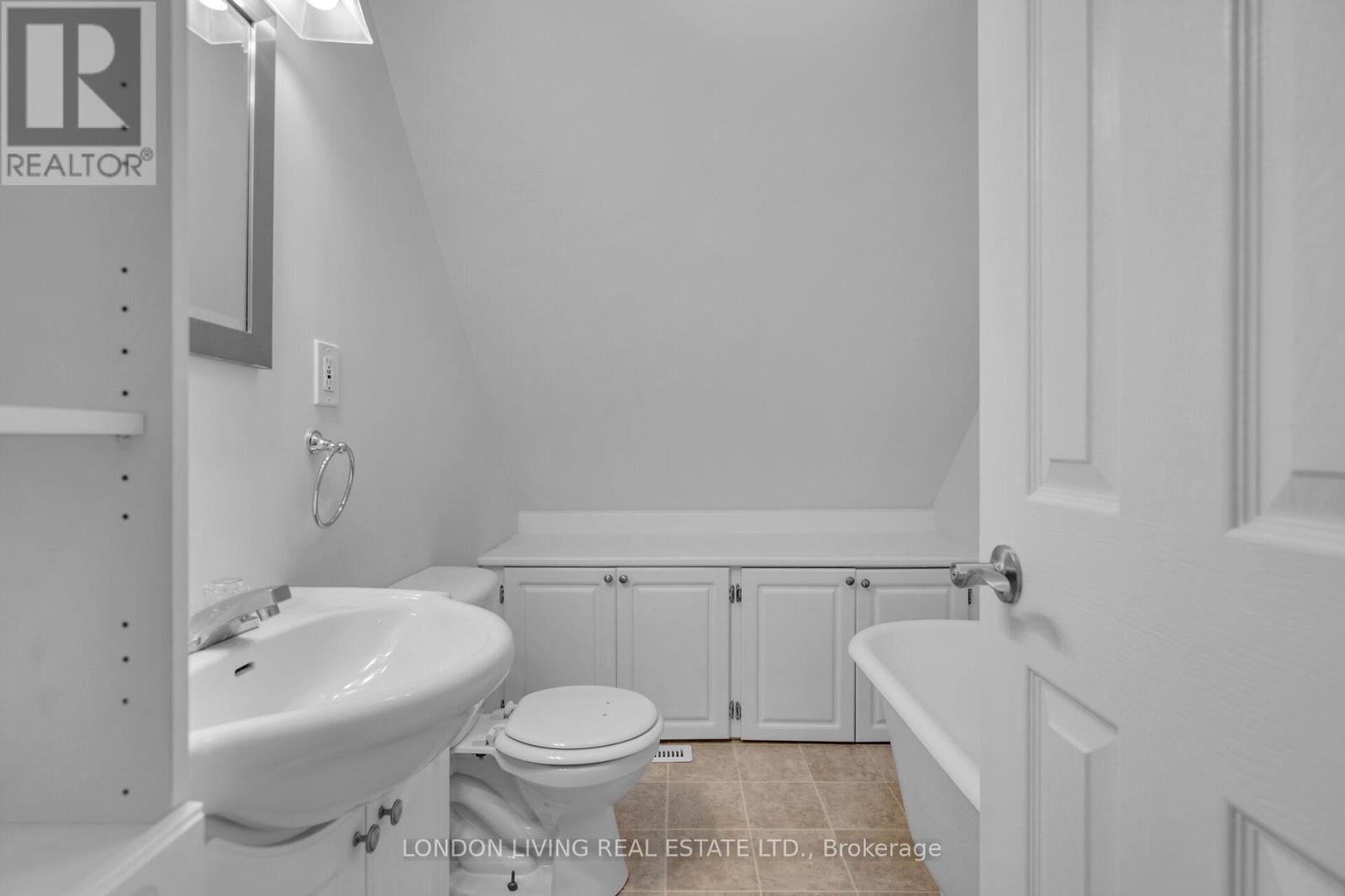 182 Briscoe Street E, London South, Ontario  N6C 1X3 - Photo 31 - X12690768