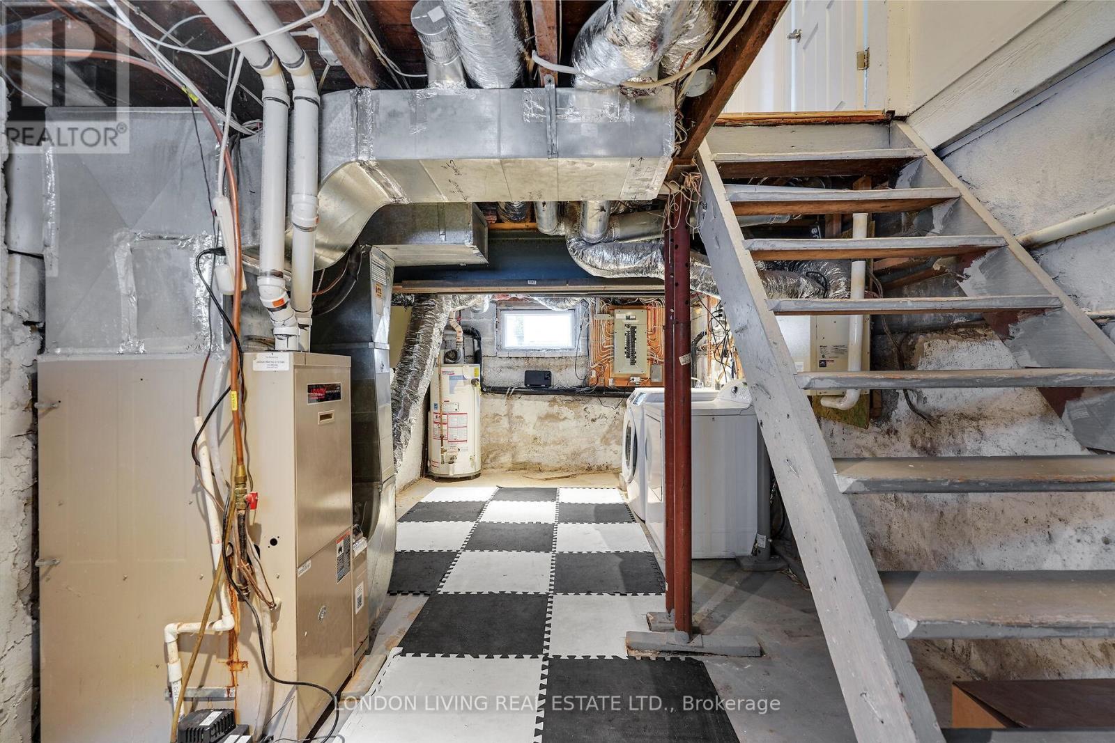 182 Briscoe Street E, London South, Ontario  N6C 1X3 - Photo 34 - X12690768