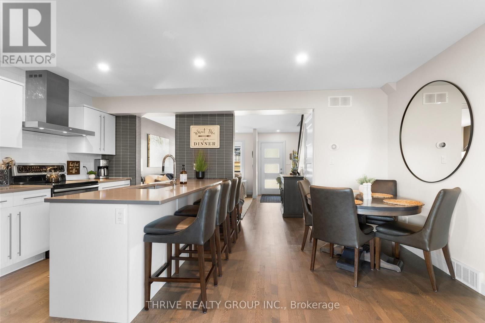 Photo 18 of 47 for 5 - 727 Apricot Drive