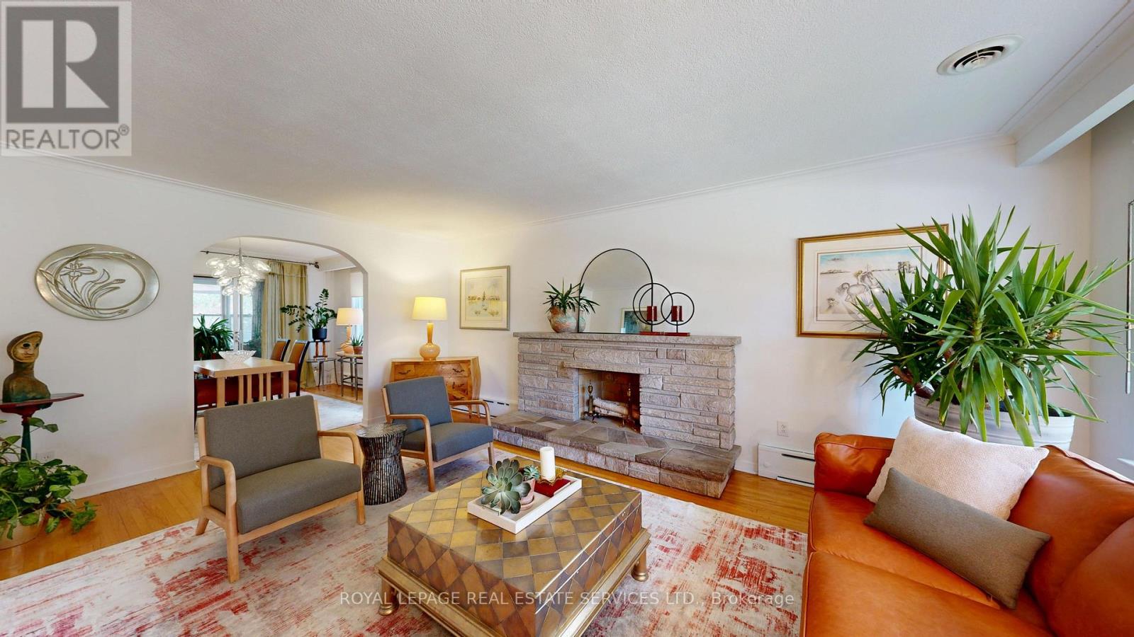 15 Cosmo Road, Toronto, Ontario  M8X 1Z3 - Photo 7 - W12565390