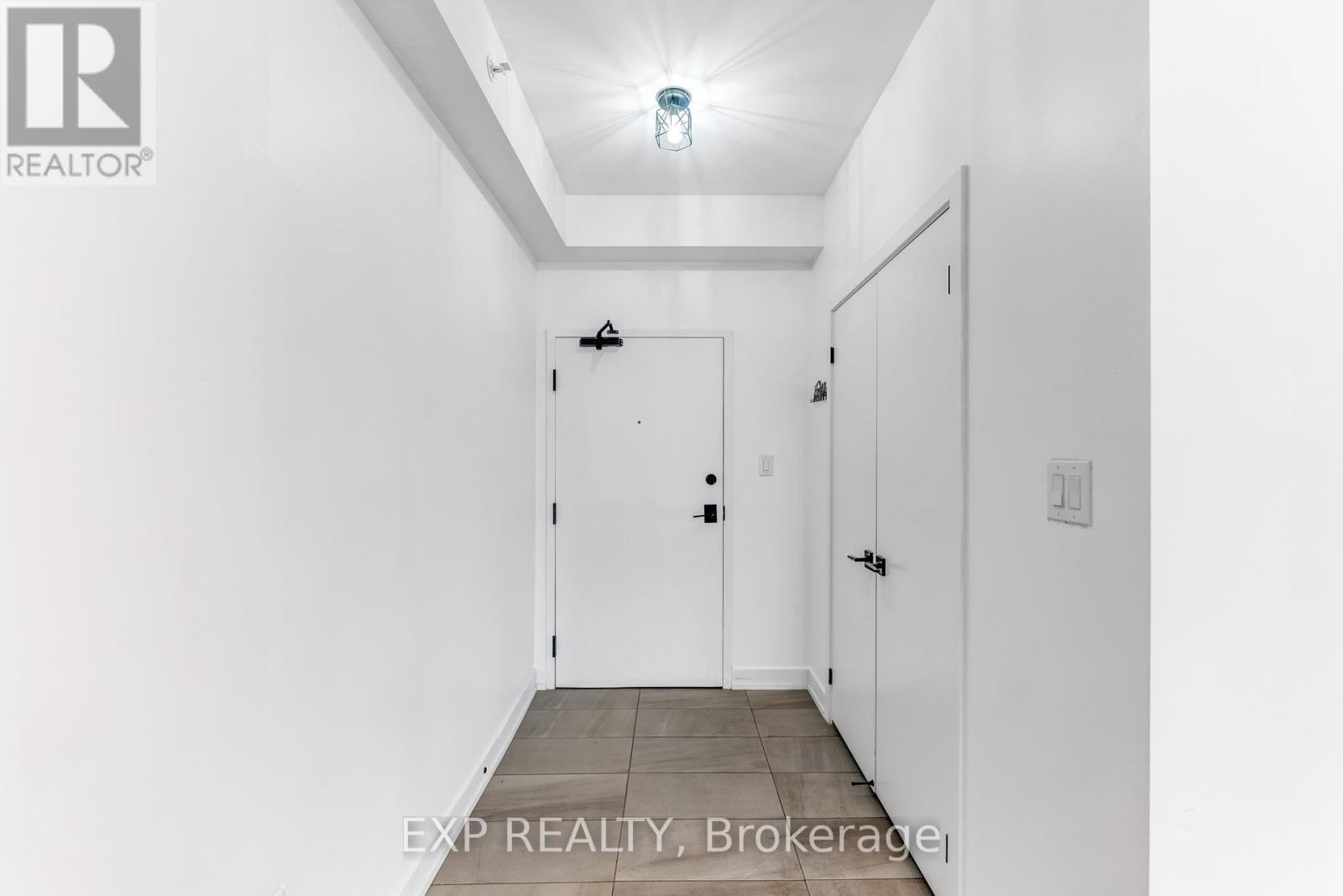 101 - 4 Spice Way, Barrie, Ontario  L9J 0M2 - Photo 6 - S12694236