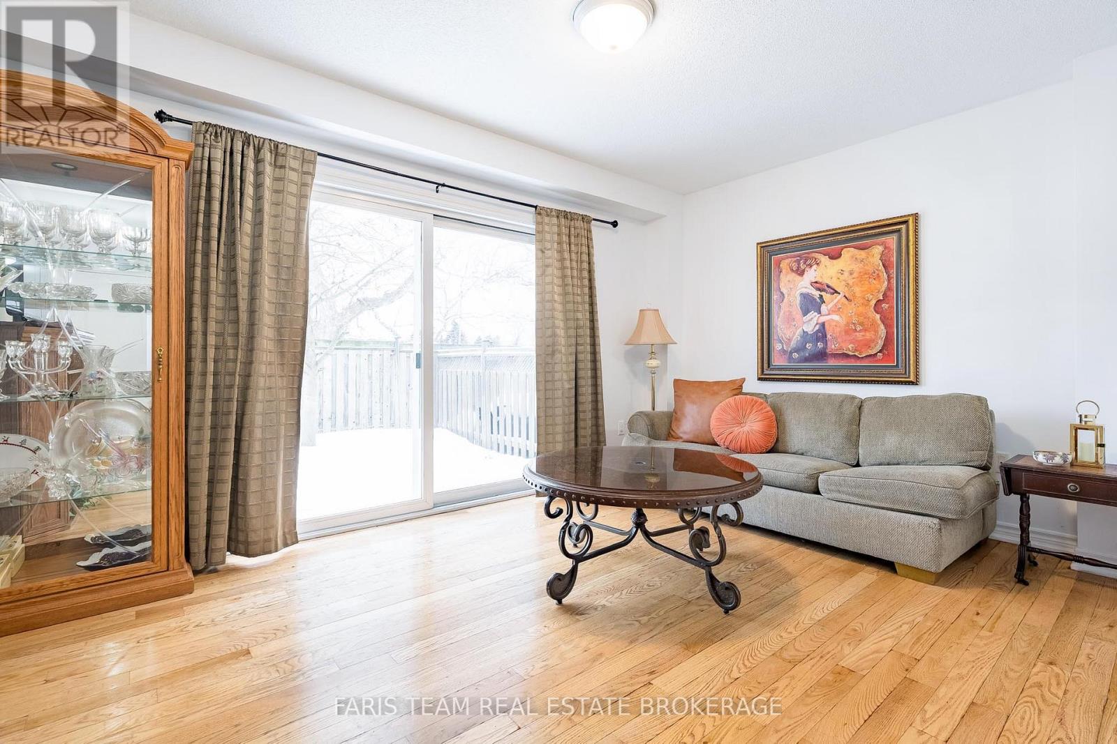 37 Southwoods Crescent, Barrie, Ontario  L4N 9P8 - Photo 11 - S12694266