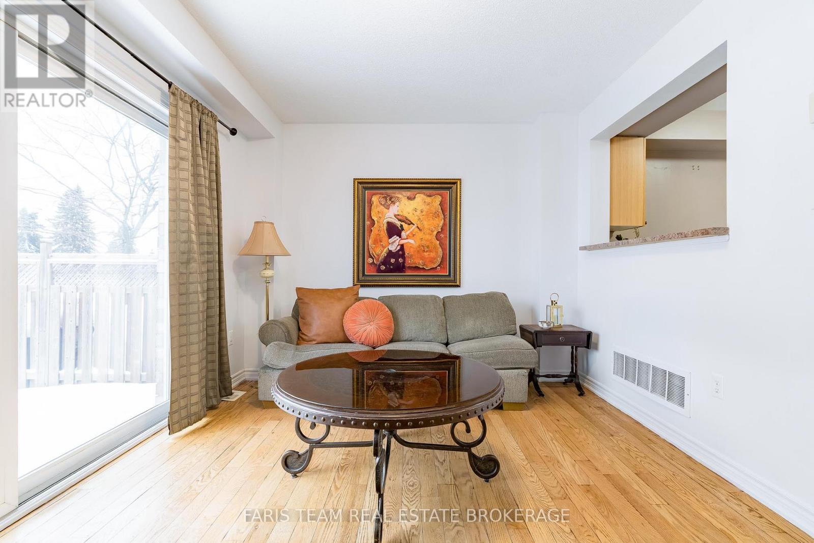 37 Southwoods Crescent, Barrie, Ontario  L4N 9P8 - Photo 12 - S12694266