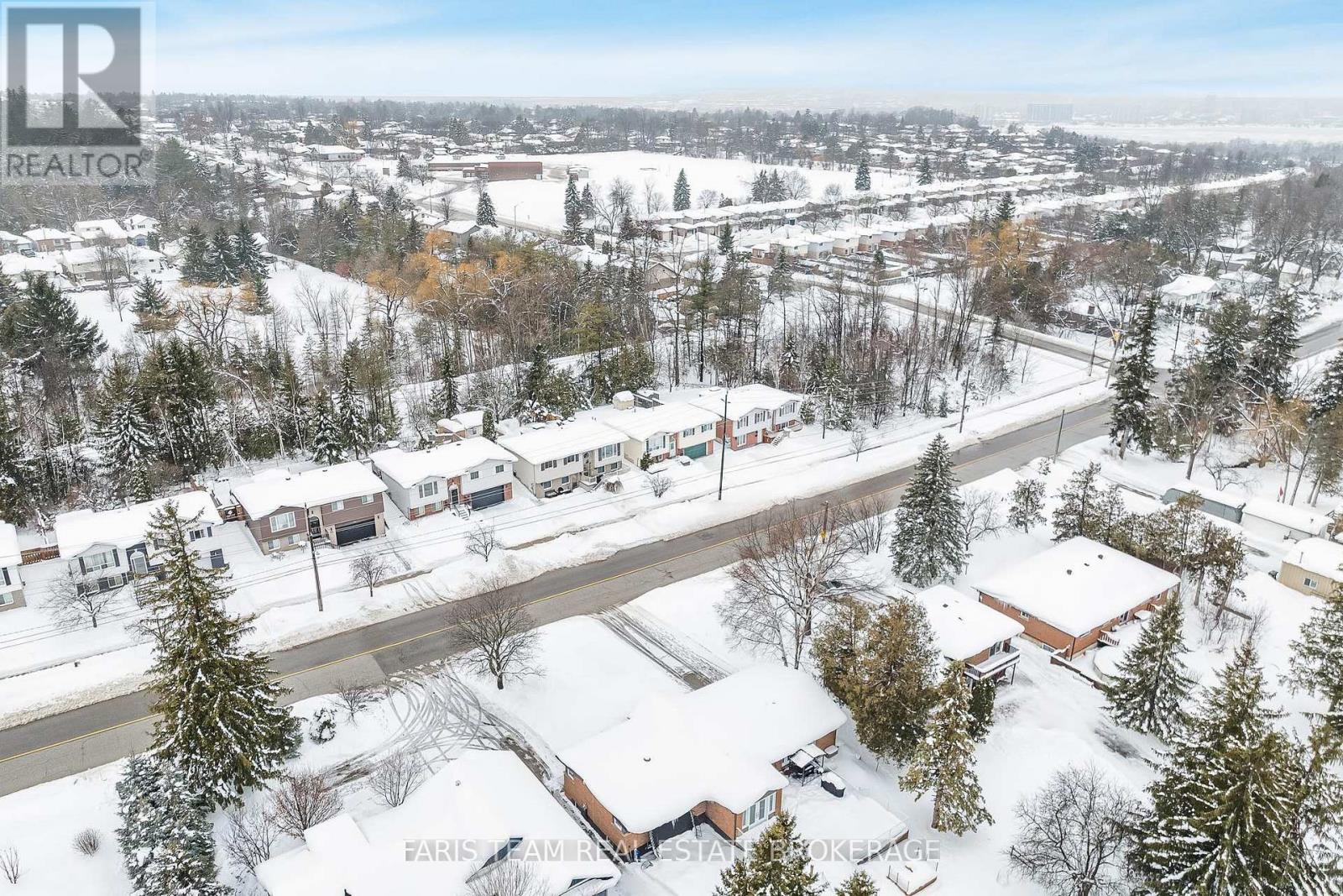 214 Huronia Road, Barrie, Ontario  L4N 8A7 - Photo 37 - S12694276