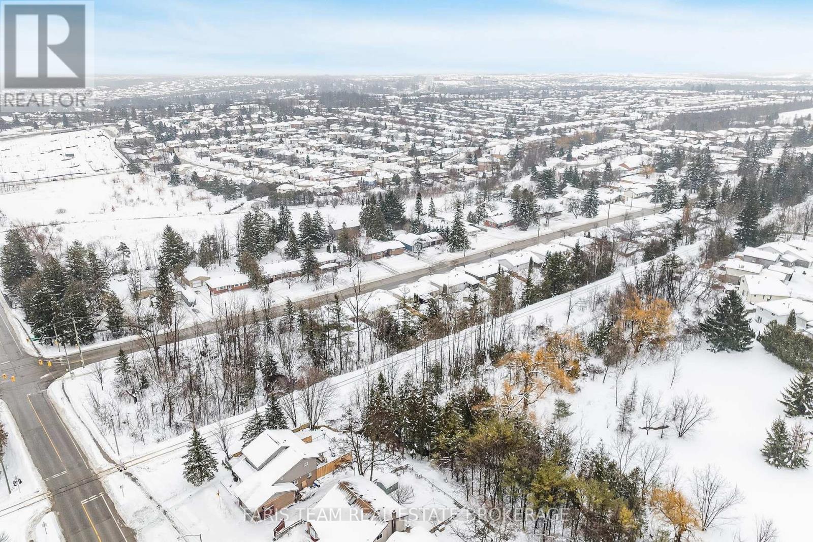 214 Huronia Road, Barrie, Ontario  L4N 8A7 - Photo 38 - S12694276