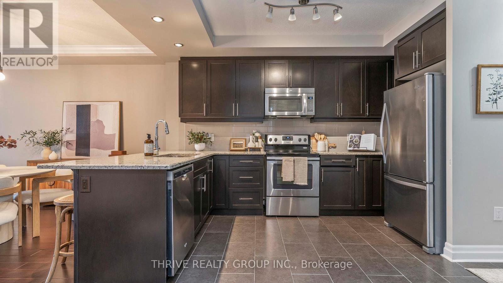 401 - 240 Villagewalk Boulevard, London North, Ontario  N6G 0P6 - Photo 8 - X12694306