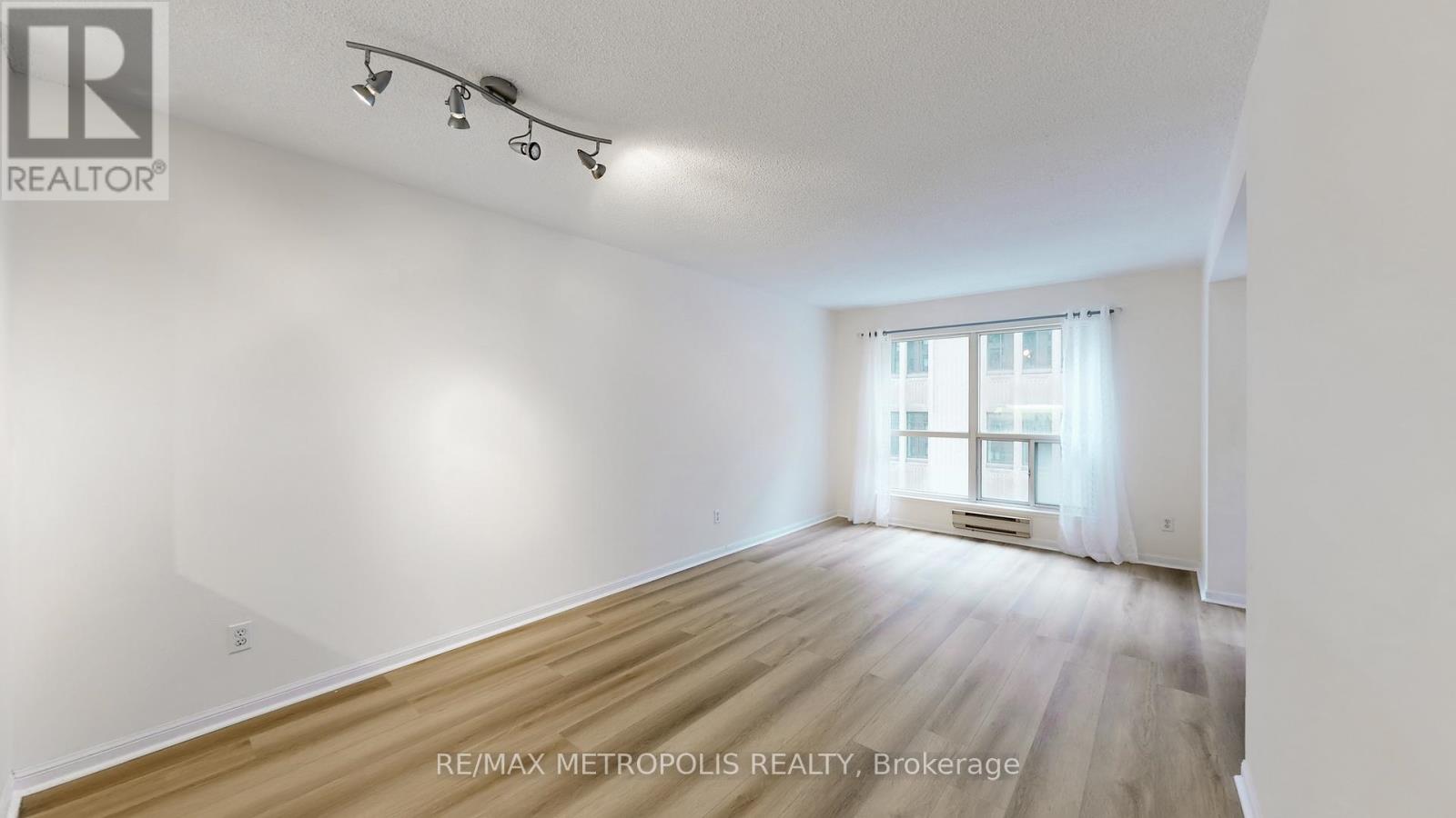 611 - 7 Carlton Street, Toronto, Ontario  M5B 2M3 - Photo 4 - C12687848