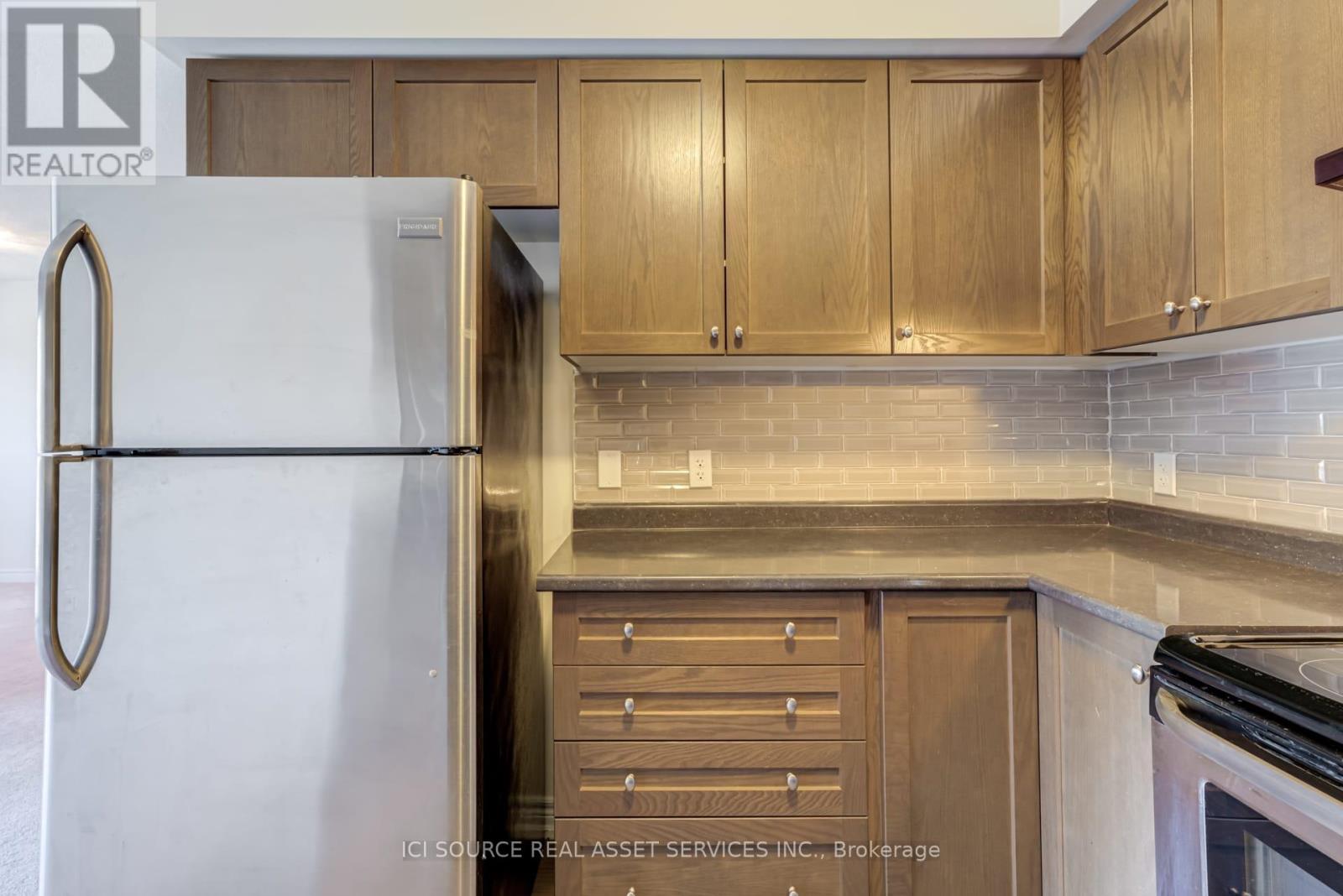 71 Tabaret Crescent, Oshawa, Ontario  L1L 0G5 - Photo 11 - E12694146