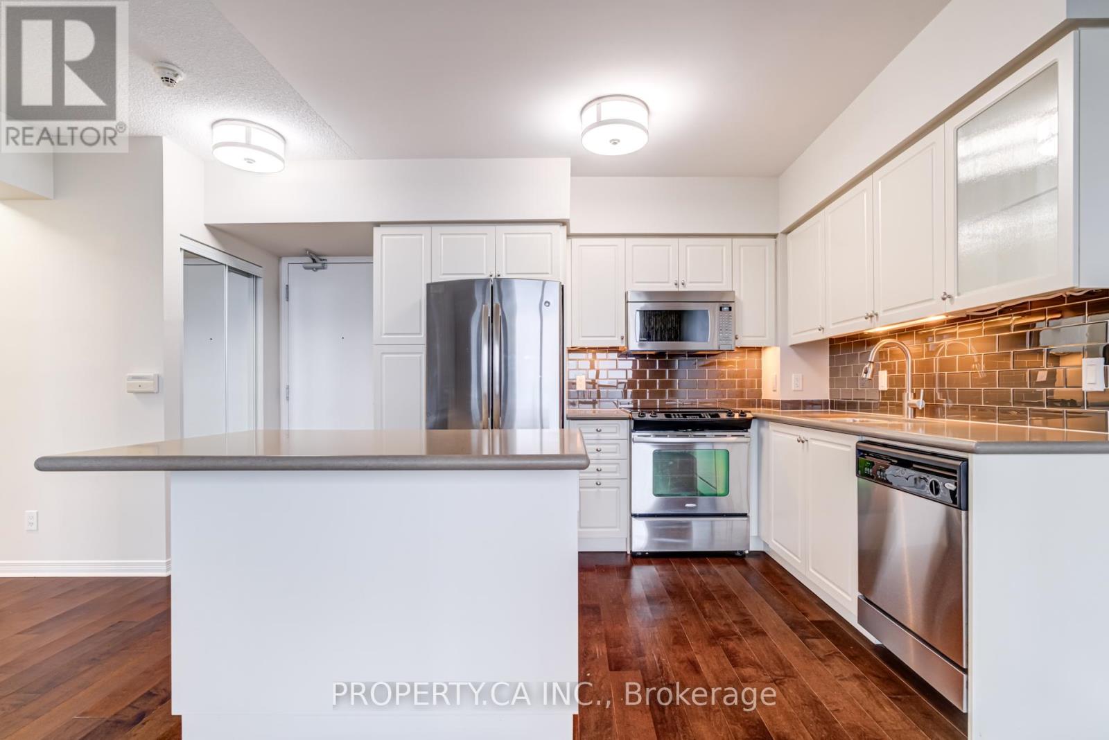 903 - 2230 Lake Shore Boulevard W, Toronto, Ontario  M8V 0B2 - Photo 4 - W12676468