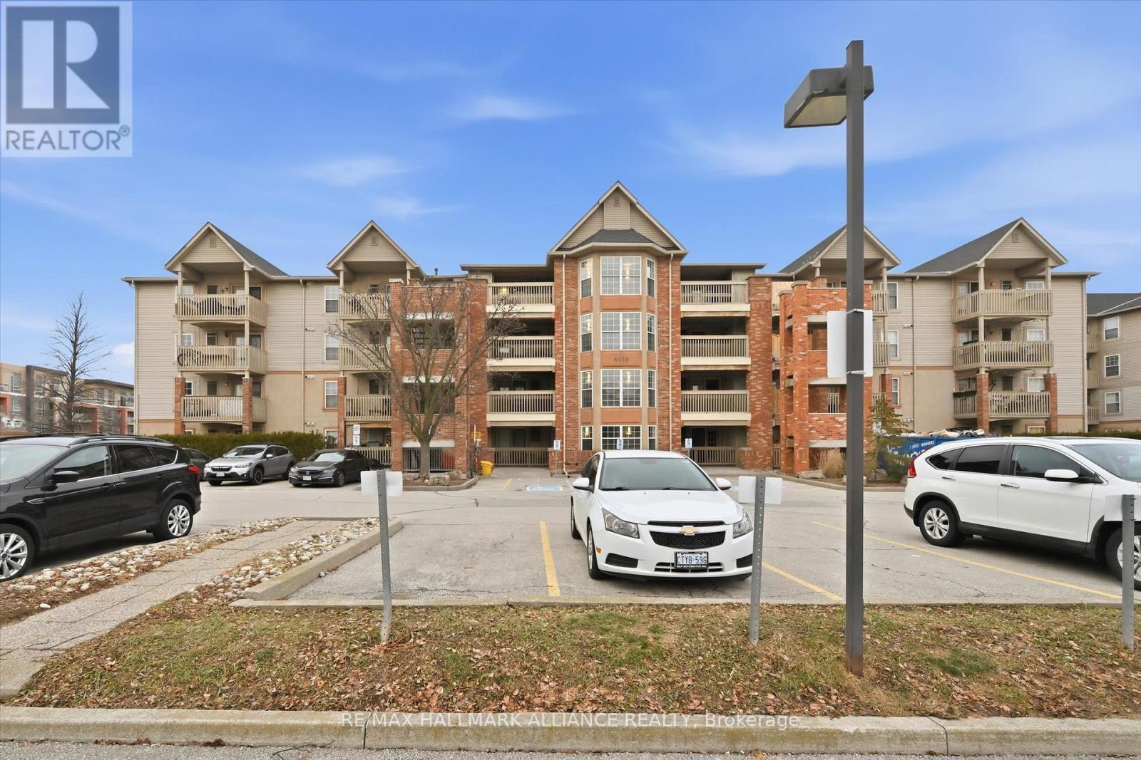 209 - 4013 KILMER DRIVE, Burlington, Ontario