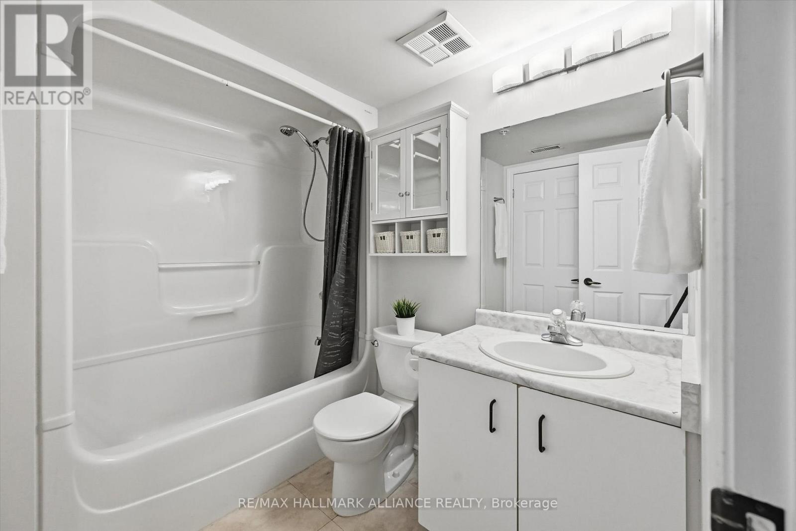 209 - 4013 Kilmer Drive, Burlington, Ontario  L7M 4M3 - Photo 22 - W12694122