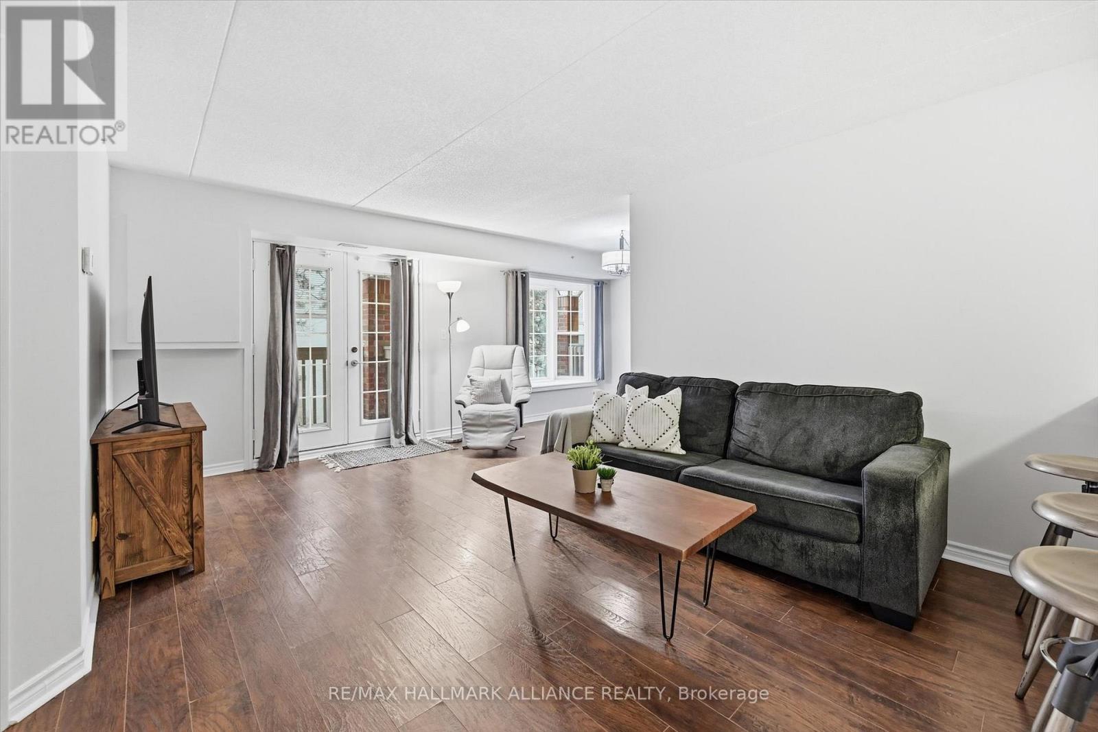 209 - 4013 Kilmer Drive, Burlington, Ontario  L7M 4M3 - Photo 9 - W12694122