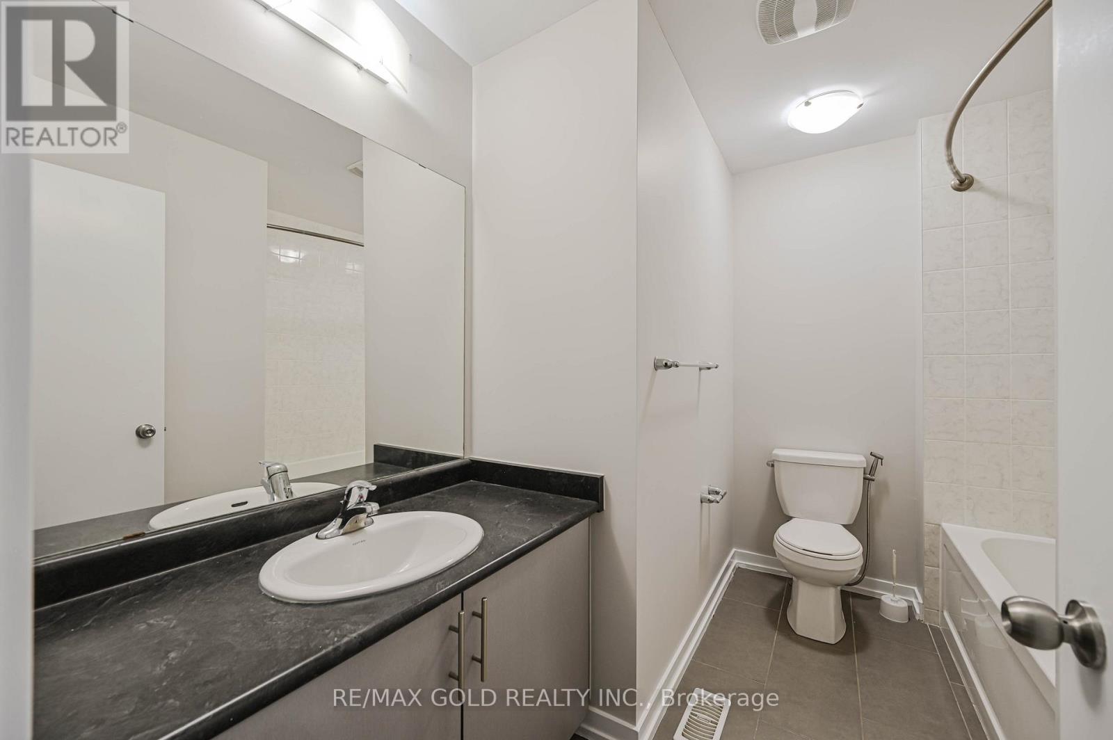 94 Golden Springs Drive, Brampton, Ontario  L7A 4N6 - Photo 29 - W12694128