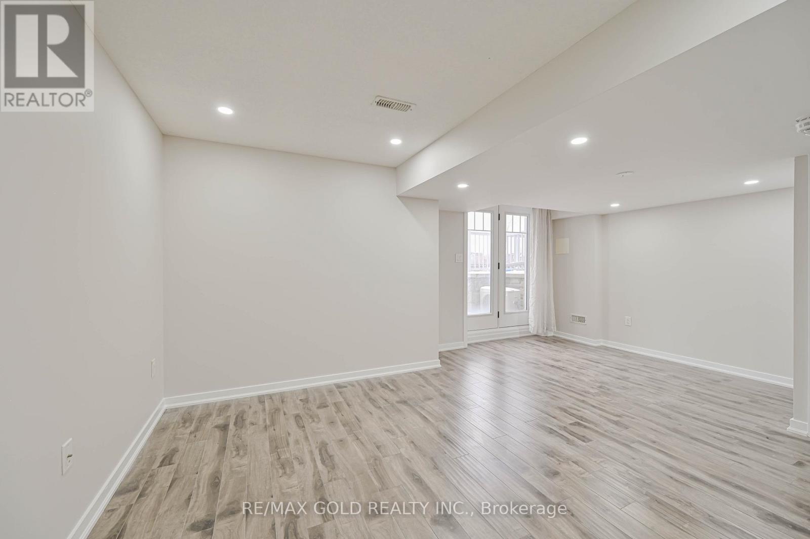 94 Golden Springs Drive, Brampton, Ontario  L7A 4N6 - Photo 36 - W12694128