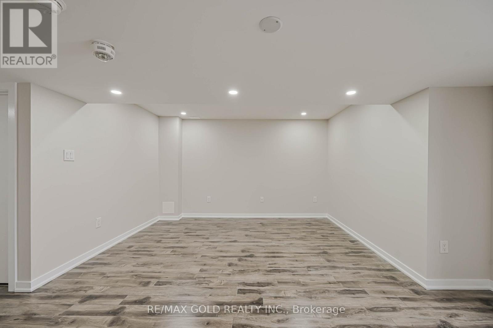 94 Golden Springs Drive, Brampton, Ontario  L7A 4N6 - Photo 34 - W12694128