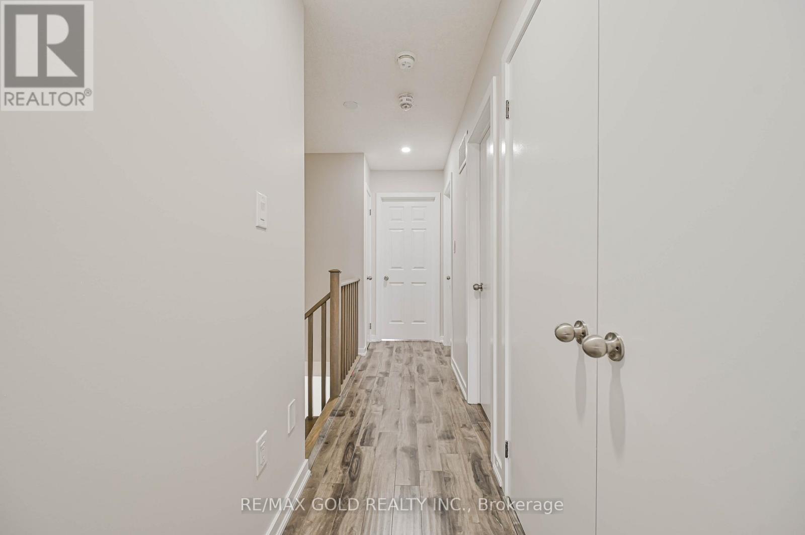 94 Golden Springs Drive, Brampton, Ontario  L7A 4N6 - Photo 18 - W12694128