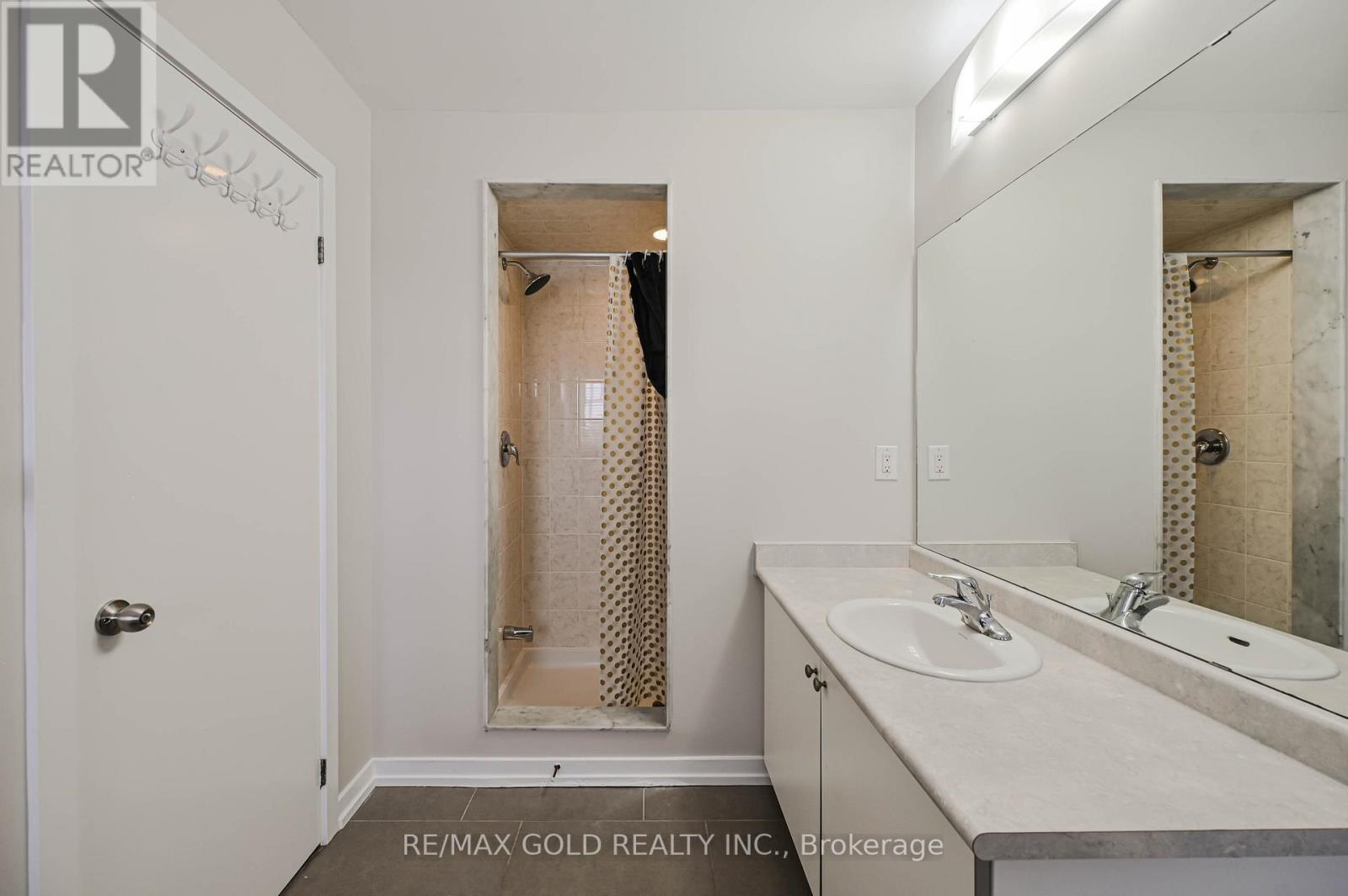 94 Golden Springs Drive, Brampton, Ontario  L7A 4N6 - Photo 26 - W12694128