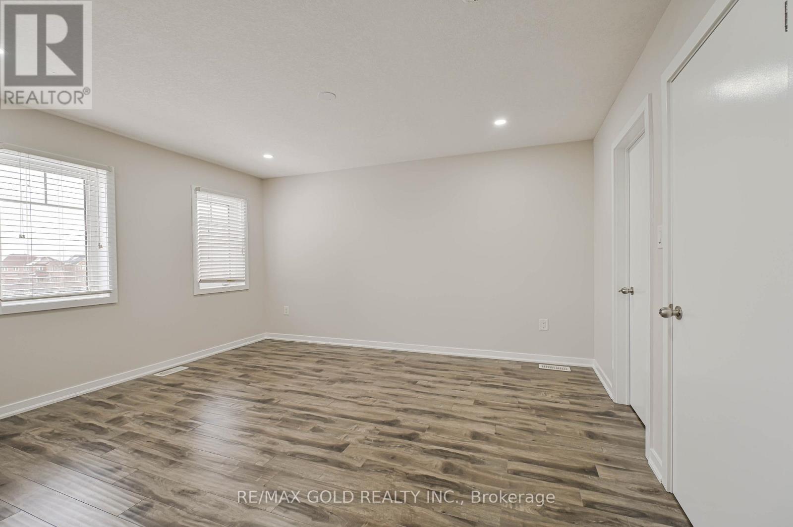 94 Golden Springs Drive, Brampton, Ontario  L7A 4N6 - Photo 22 - W12694128