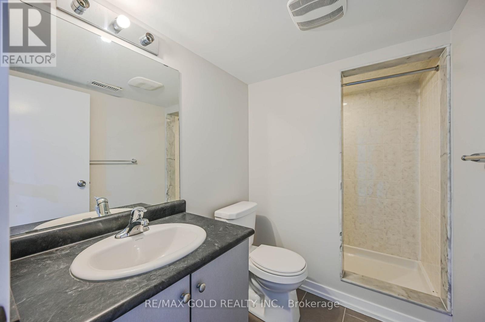 94 Golden Springs Drive, Brampton, Ontario  L7A 4N6 - Photo 37 - W12694128