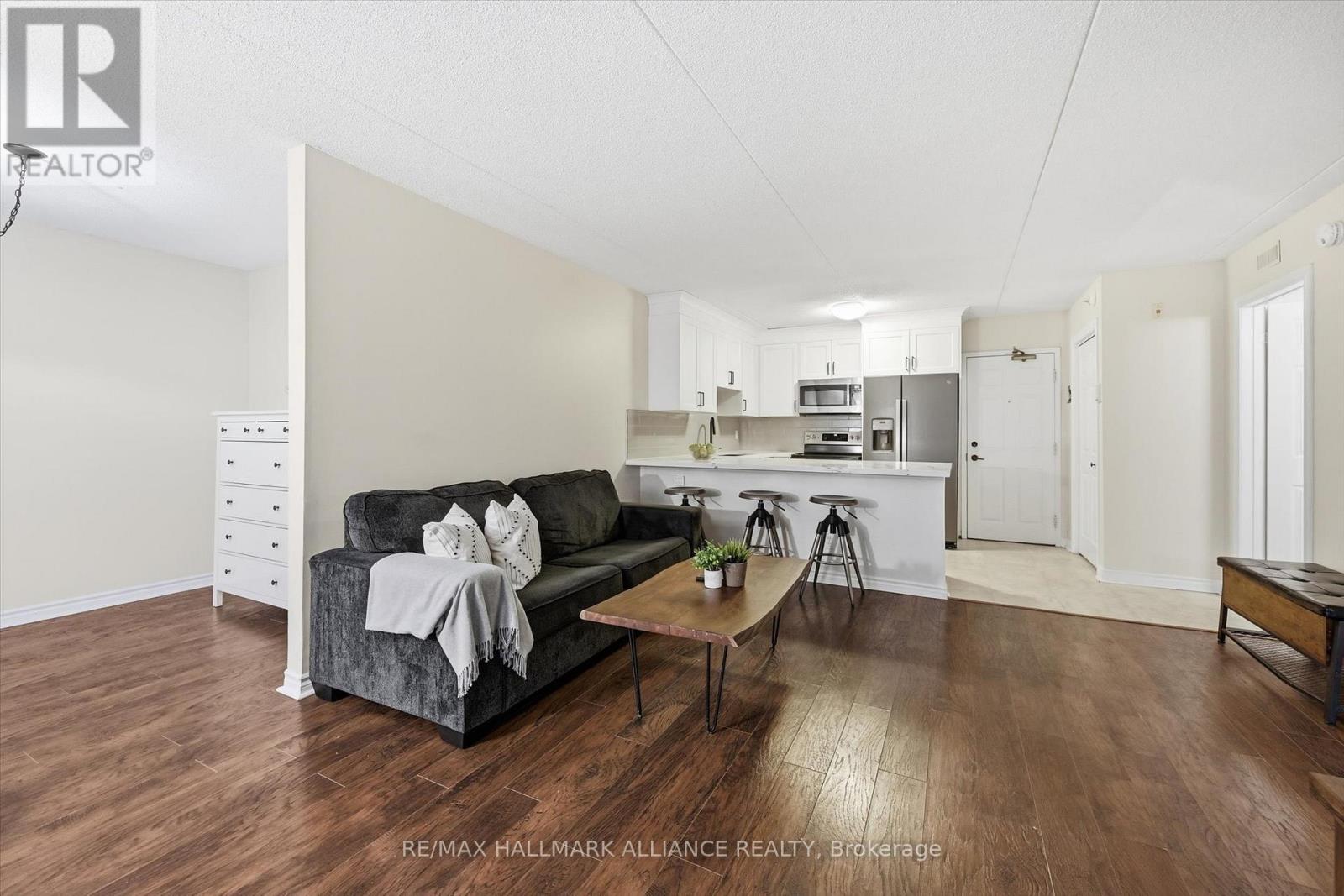 209 - 4013 Kilmer Drive, Burlington, Ontario  L7M 4M3 - Photo 11 - W12694122