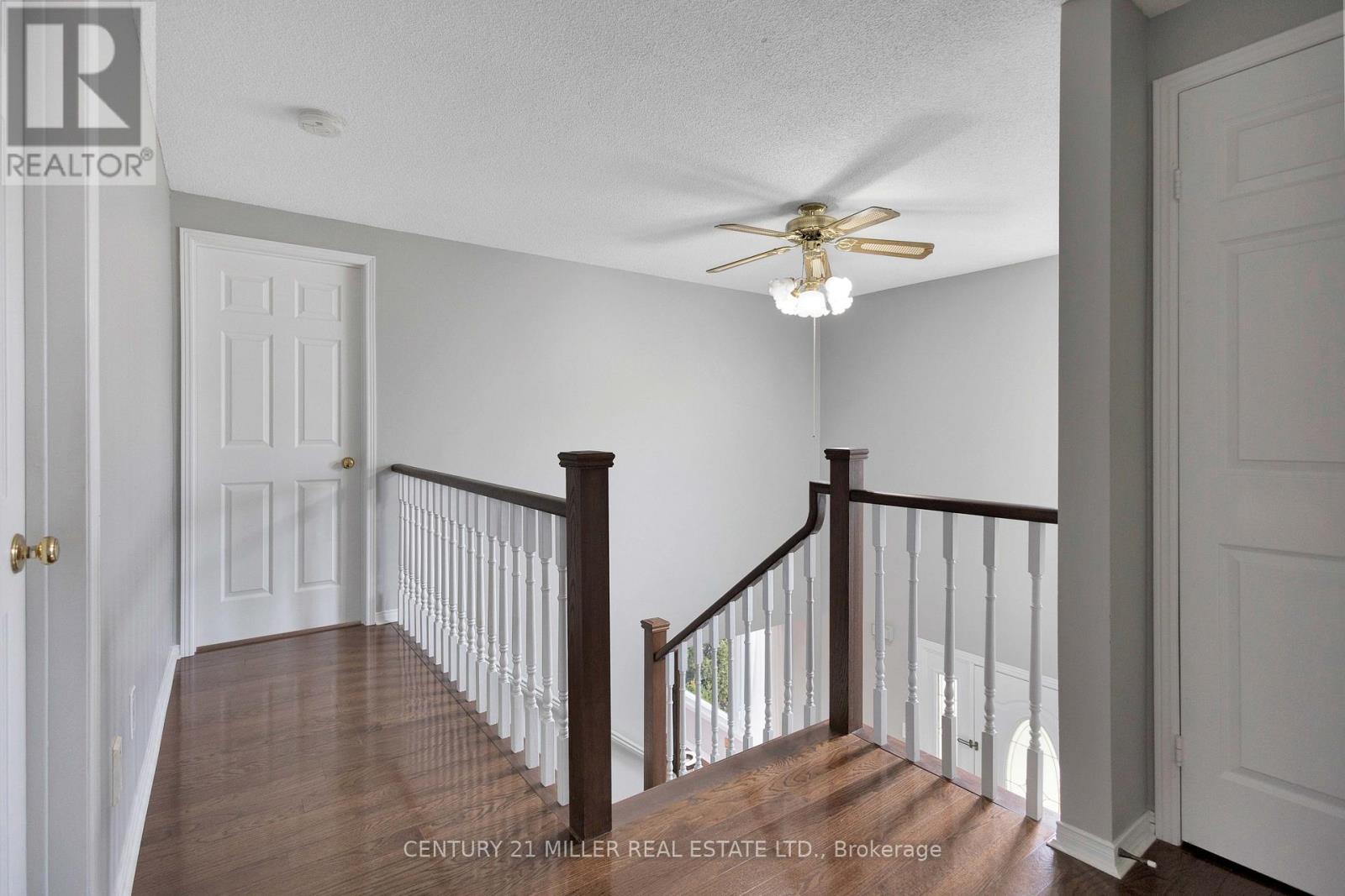 2185 Vista Drive, Burlington, Ontario  L7M 3N7 - Photo 12 - W12694144