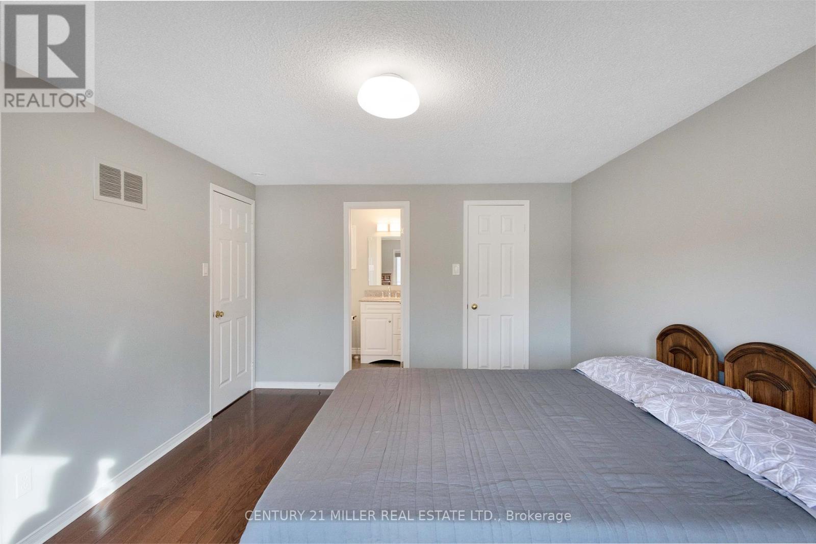 2185 Vista Drive, Burlington, Ontario  L7M 3N7 - Photo 14 - W12694144