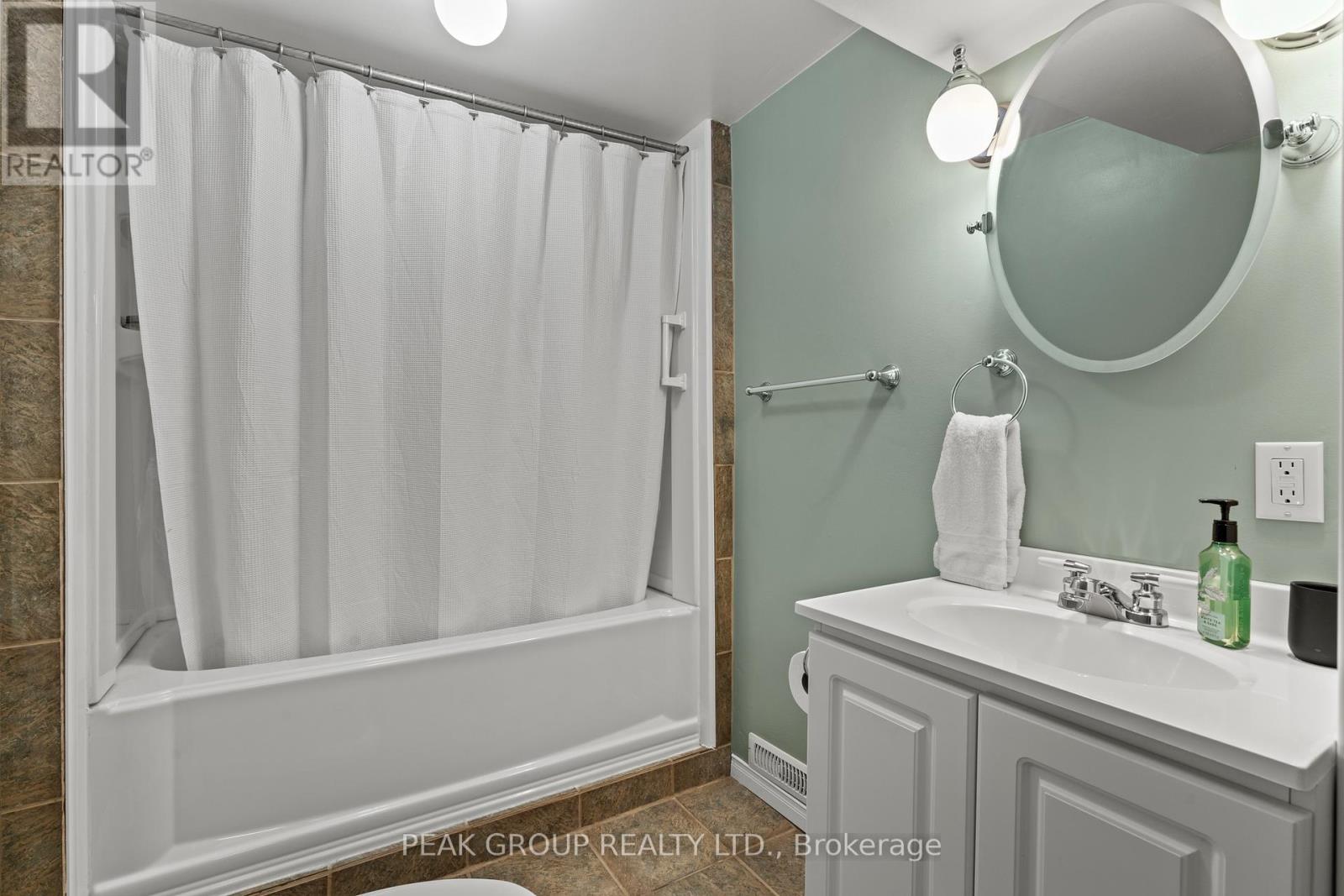 8 Holden Street, St. Catharines, Ontario  L2M 4V2 - Photo 25 - X12694052