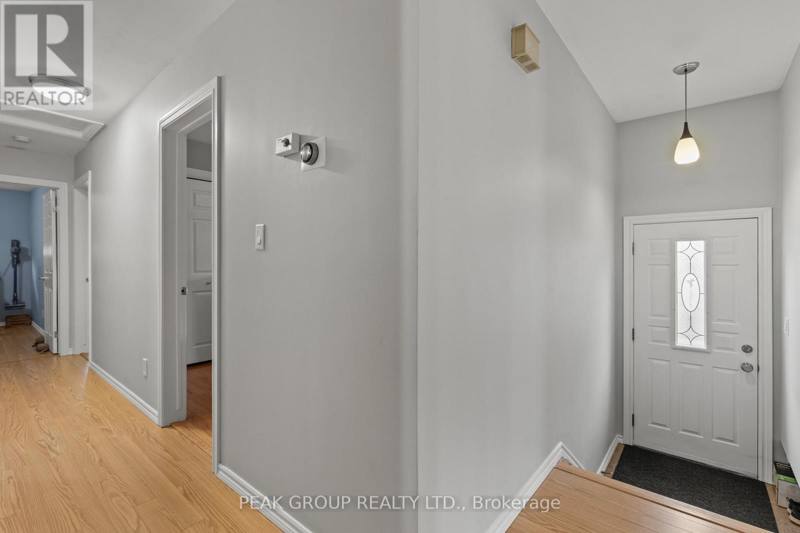 8 Holden Street, St. Catharines, Ontario  L2M 4V2 - Photo 12 - X12694052