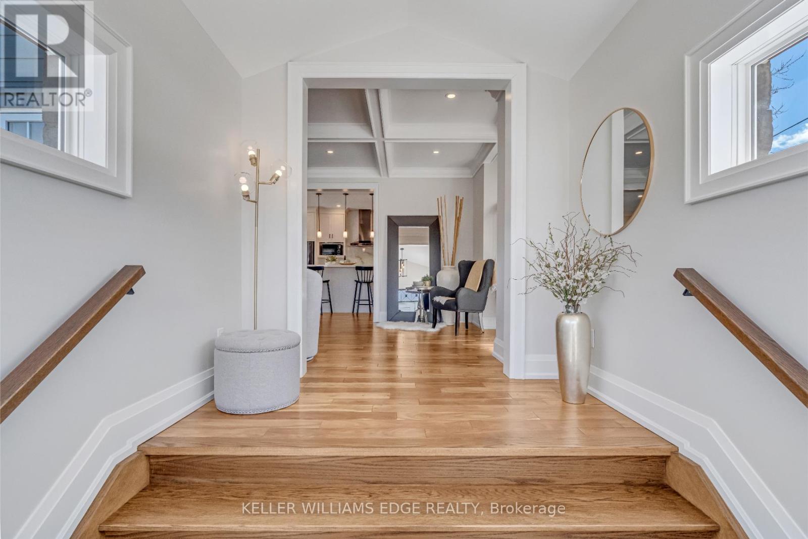 6 Credit Street, Halton Hills, Ontario  L7G 2W1 - Photo 4 - W12694216