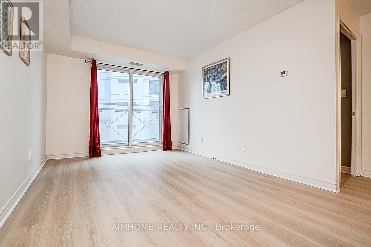 2111 Lake Shore Boulevard W, Toronto, Ontario  M8V 4B2 - Photo 8 - W12694246